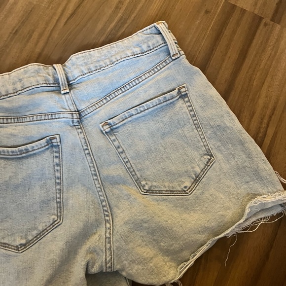 Old Navy Distressed Light Wash Shorts - Picture 5 of 7